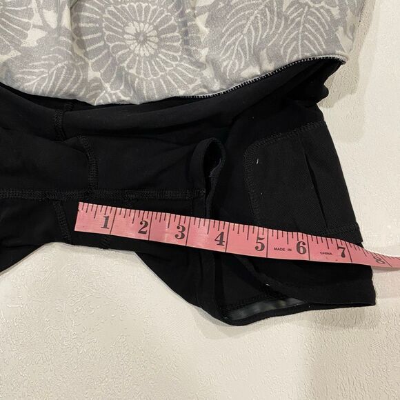 Lululemon Pace Setter Skirt Gray Floral Print Size 4 Running Athletic Skort - Picture 7 of 7